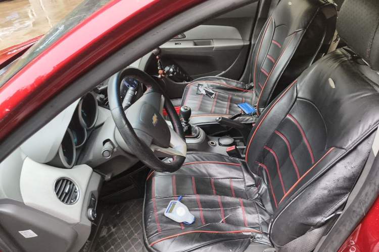 Used Chevrolet Cruze 2012 1.6L SE MT Driver Seat