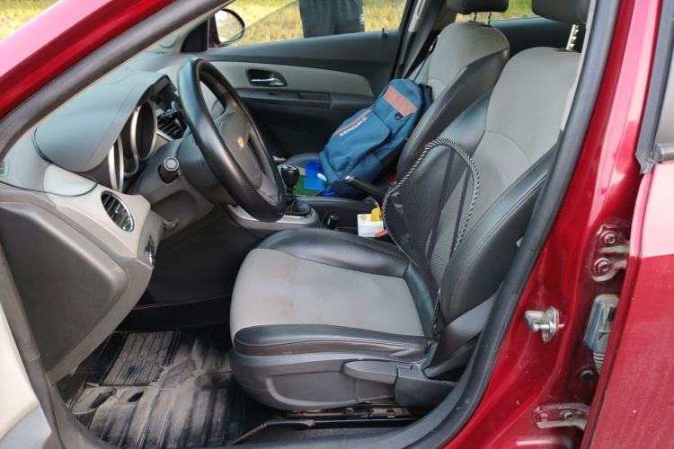 Used Chevrolet Cruze 2012 1.6L SL Grand Edition Manual Transmission Driver Seat