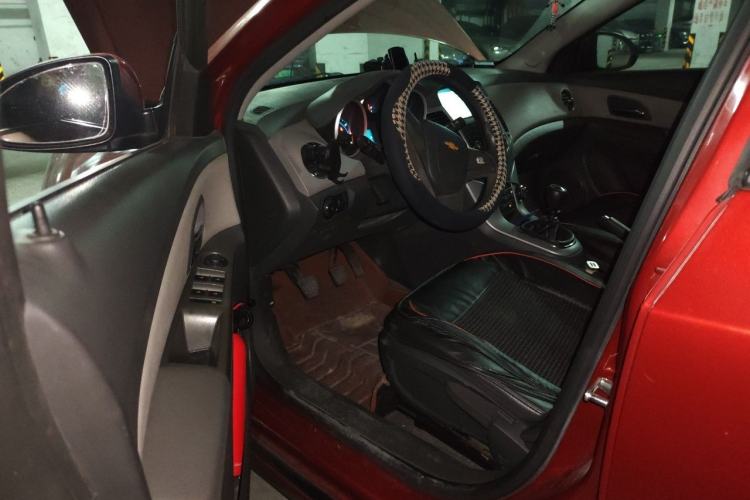 Used Chevrolet Cruze 2012 1.6L SL MT Driver Seat
