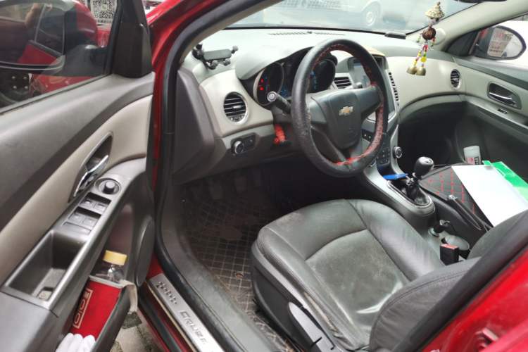Used Chevrolet Cruze 2012 1.6L SL Grand Edition Manual Transmission Driver Seat