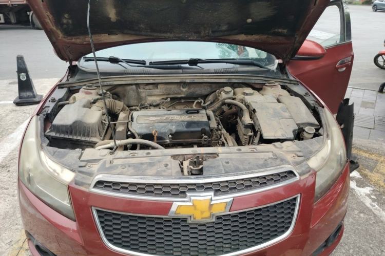 Used Chevrolet Cruze 2012 1.6L SE MT Engine Bay