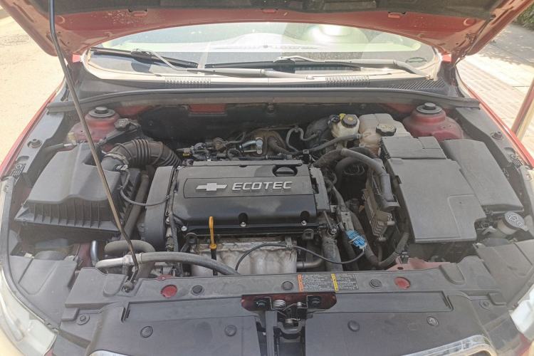 Used Chevrolet Cruze 2012 1.6L SE MT Engine Bay