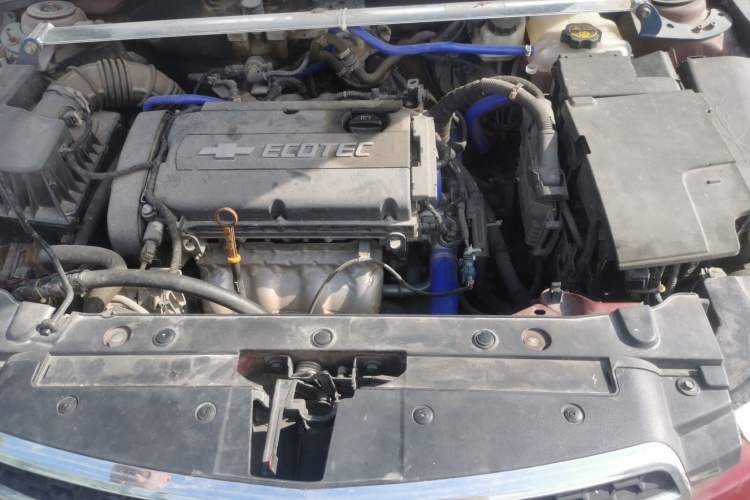 Used Chevrolet Cruze 2012 1.6L SE MT Engine Bay
