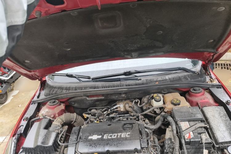 Used Chevrolet Cruze 2012 1.6L SE MT Engine Bay