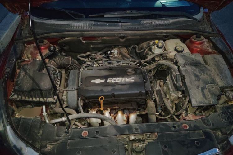 Used Chevrolet Cruze 2012 1.6L SL Grand Edition Manual Transmission Engine Bay