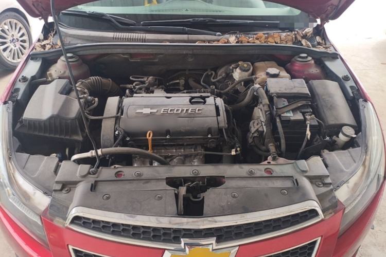 Used Chevrolet Cruze 2012 1.6L SL Grand Edition Manual Transmission Engine Bay