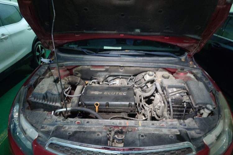 Used Chevrolet Cruze 2012 1.6L SL MT Engine Bay