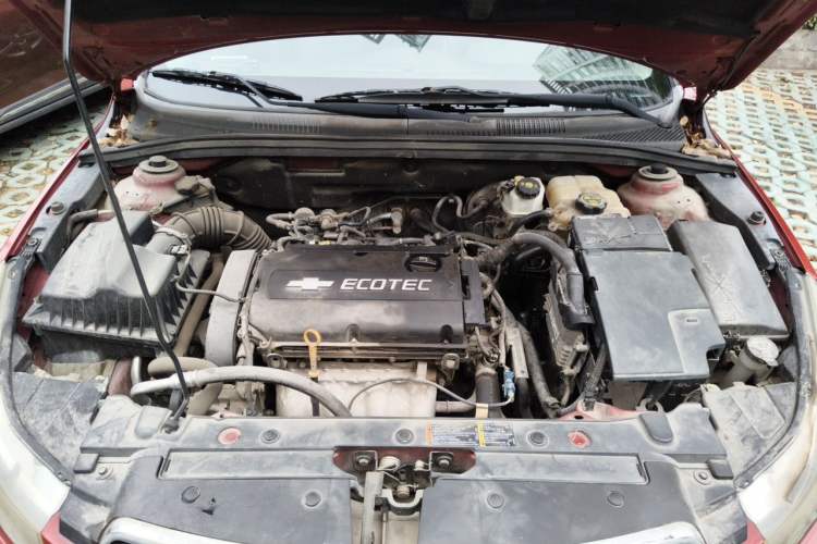 Used Chevrolet Cruze 2012 1.6L SL MT Engine Bay