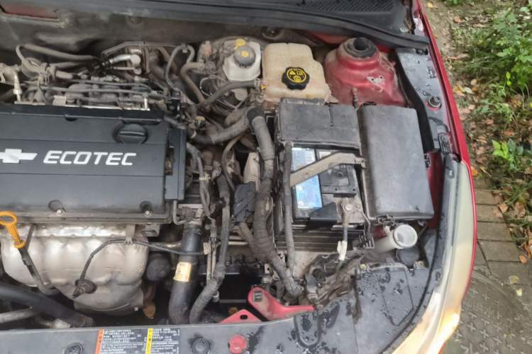 Used Chevrolet Cruze 2012 1.8L SE AT Engine Bay Left