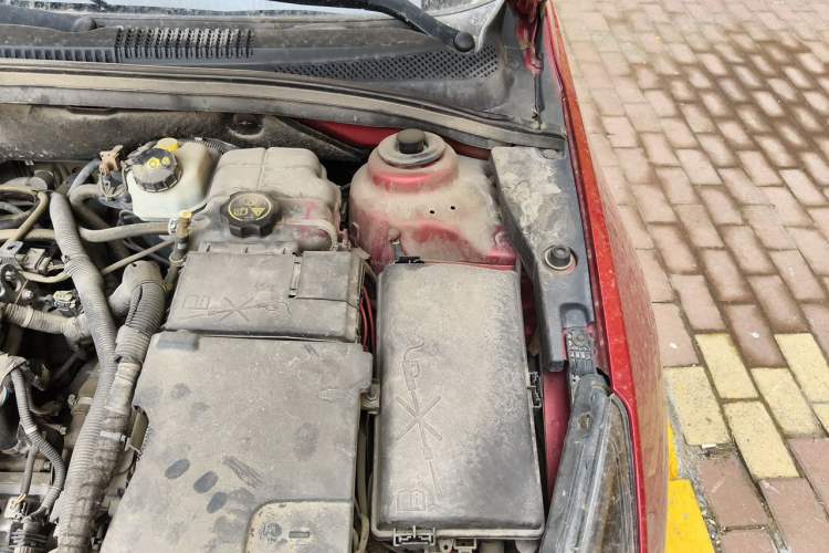 Used Chevrolet Cruze 2012 1.8L SE AT Engine Bay Left