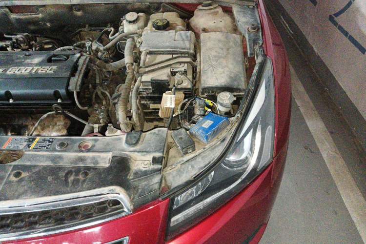Used Chevrolet Cruze 2012 1.6L SL MT Engine Bay Left