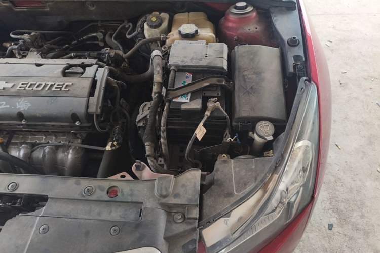Used Chevrolet Cruze 2012 1.6L SL Grand Edition Manual Transmission Engine Bay Left