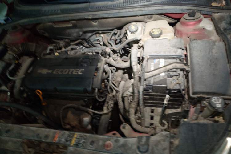 Used Chevrolet Cruze 2012 1.6L SL MT Engine Bay Left