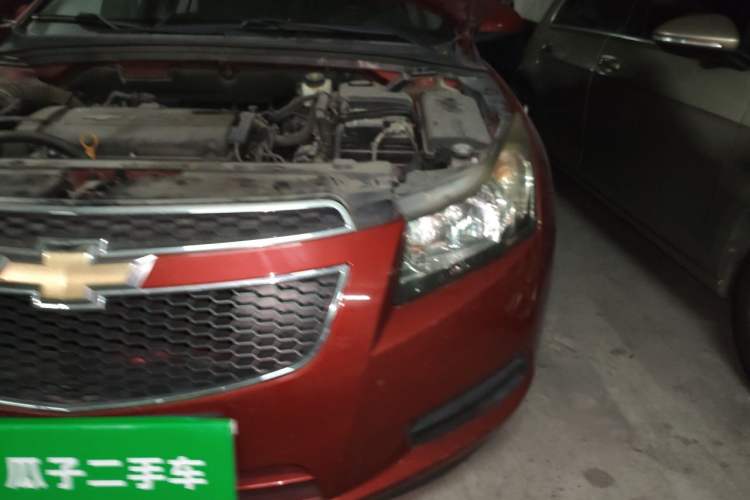 Used Chevrolet Cruze 2012 1.6L SL MT Engine Bay Left