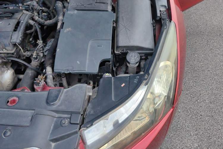 Used Chevrolet Cruze 2012 1.8L SE AT Engine Bay Left