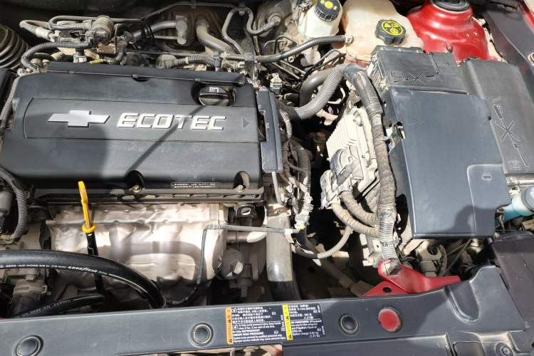 Used Chevrolet Cruze 2012 1.6L SE MT Engine Bay Left