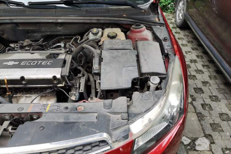Used Chevrolet Cruze 2012 1.6L SL Grand Edition Manual Transmission Engine Bay Left