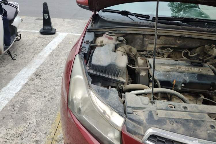 Used Chevrolet Cruze 2012 1.6L SE MT Engine Bay Right