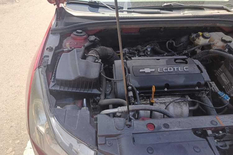 Used Chevrolet Cruze 2012 1.6L SE MT Engine Bay Right