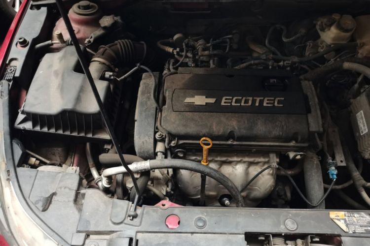 Used Chevrolet Cruze 2012 1.6L SL MT Engine Bay Right