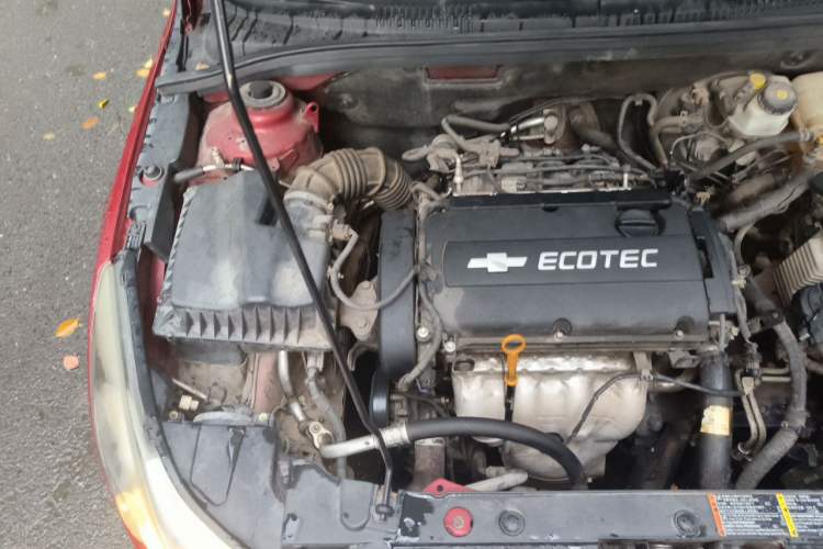 Used Chevrolet Cruze 2012 1.8L SE AT Engine Bay Right
