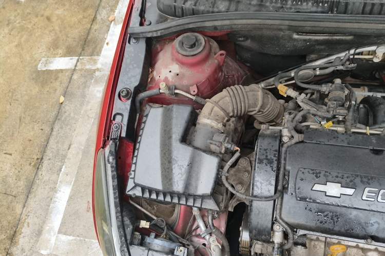 Used Chevrolet Cruze 2012 1.6L SE MT Engine Bay Right