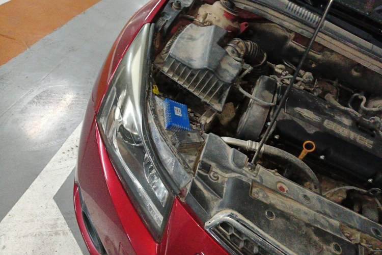 Used Chevrolet Cruze 2012 1.6L SL MT Engine Bay Right