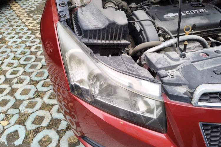Used Chevrolet Cruze 2012 1.6L SL MT Engine Bay Right