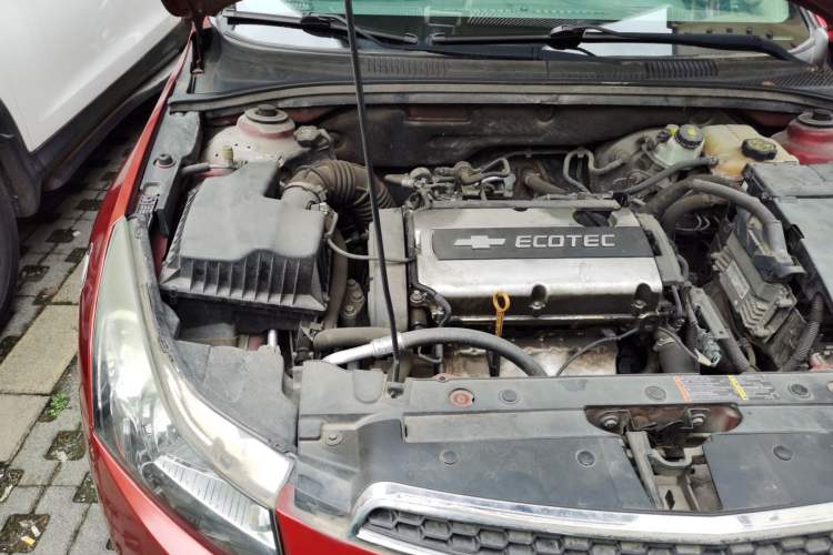 Used Chevrolet Cruze 2012 1.6L SL Grand Edition Manual Transmission Engine Bay Right
