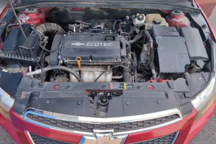 Used Chevrolet Cruze 2012 1.8L SE AT Engine Bay