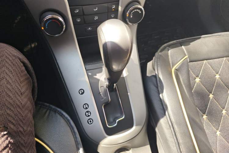 Used Chevrolet Cruze 2012 1.6L SE Automatic Gear Lever