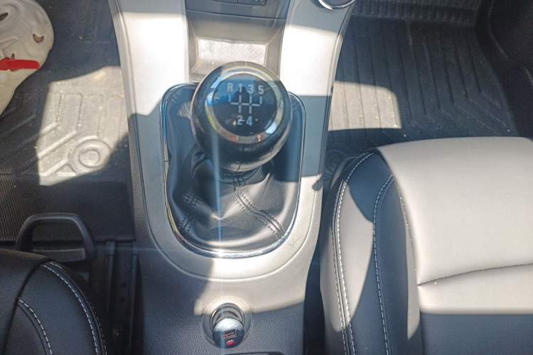 Used Chevrolet Cruze 2012 1.6L SE MT Gear Lever
