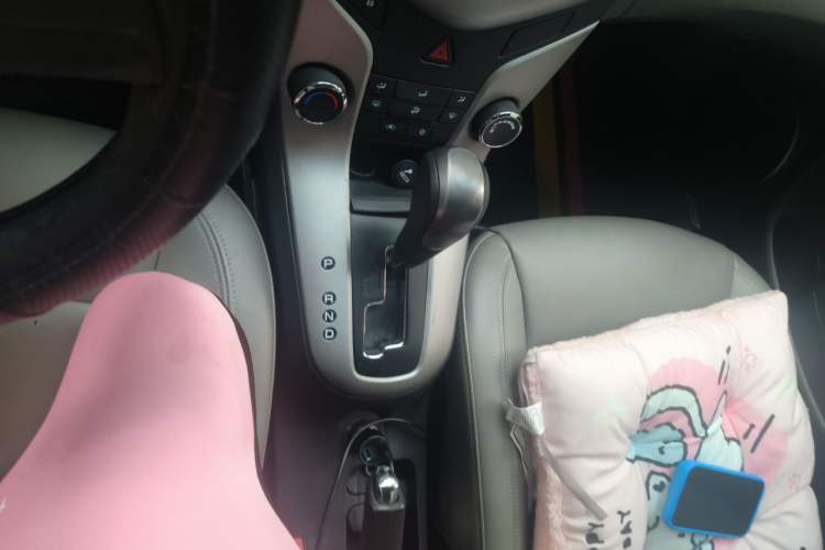 Used Chevrolet Cruze 2012 1.8L SE AT Gear Lever