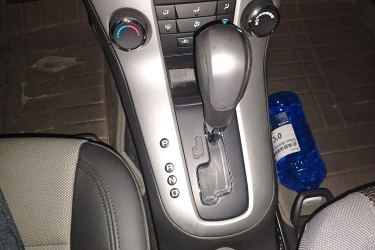 Used Chevrolet Cruze 2012 1.8L SE AT Gear Lever