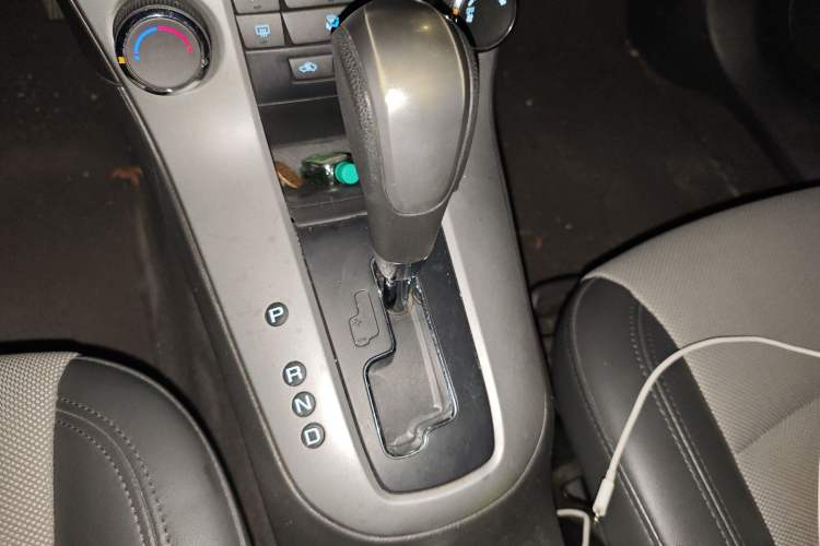 Used Chevrolet Cruze 2012 1.6L SL Grand Edition Automatic Gear Lever