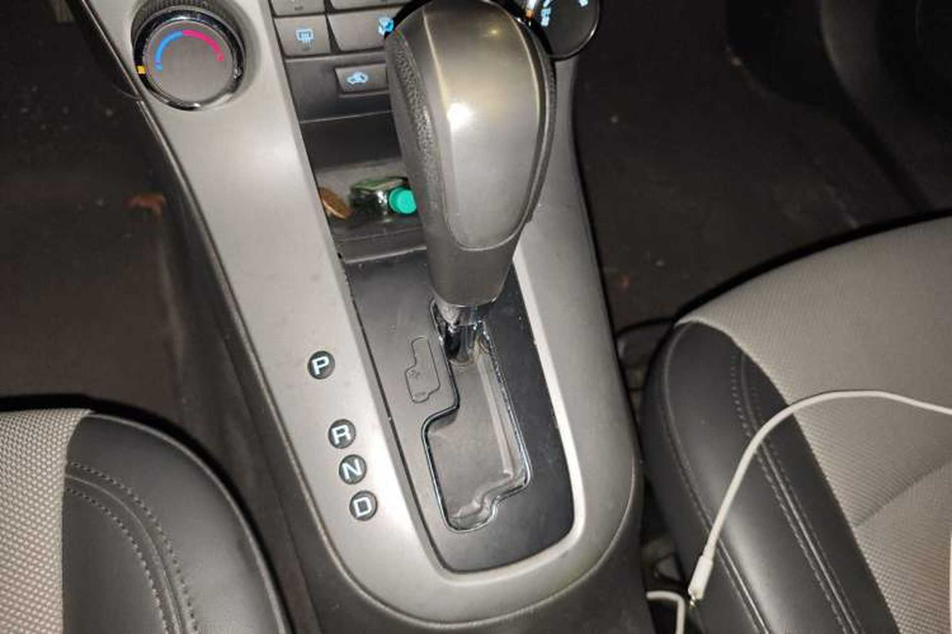 Used Chevrolet Cruze 2012 1.6L SL Grand Edition Automatic Gear Lever