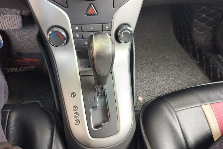 Used Chevrolet Cruze 2012 1.6L SE Automatic Gear Lever