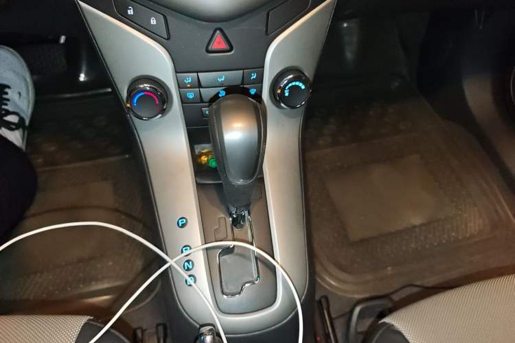 Used Chevrolet Cruze 2012 1.6L SE Automatic Gear Lever