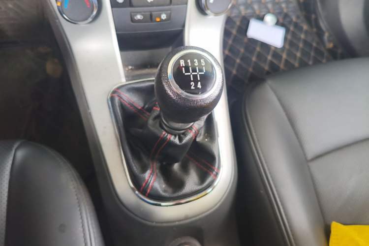 Used Chevrolet Cruze 2012 1.6L SL Grand Edition Manual Transmission Gear Lever