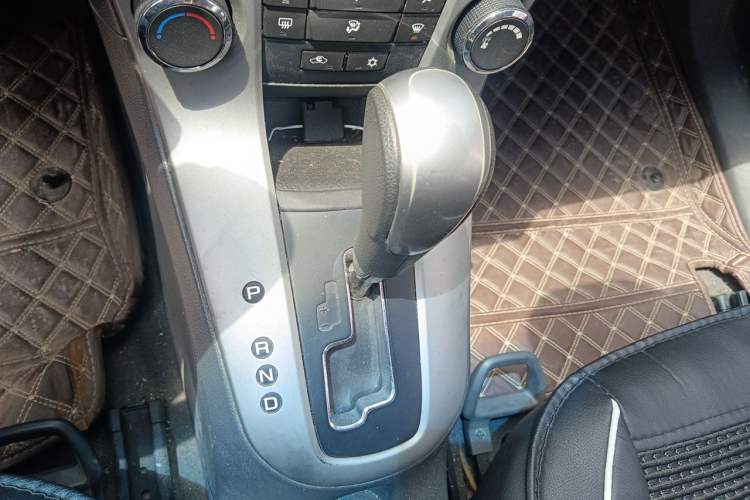 Used Chevrolet Cruze 2012 1.8L SE AT Gear Lever