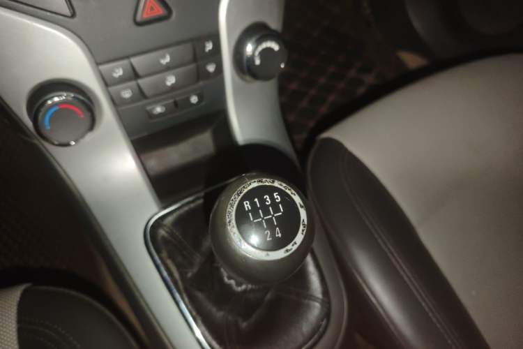 Used Chevrolet Cruze 2012 1.6L SL MT Gear Lever