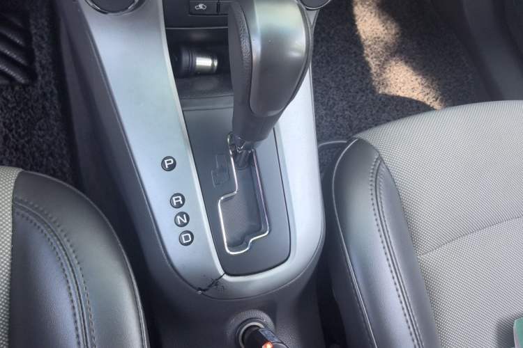 Used Chevrolet Cruze 2012 1.8L SE AT Gear Lever