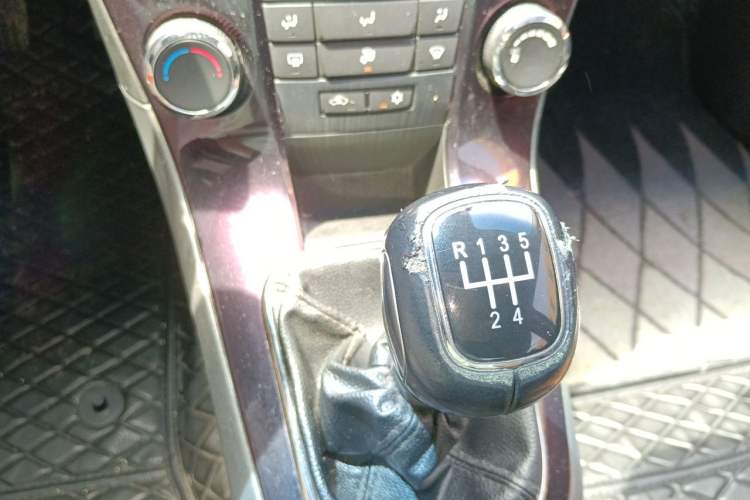 Used Chevrolet Cruze 2012 1.6L SL MT Gear Lever