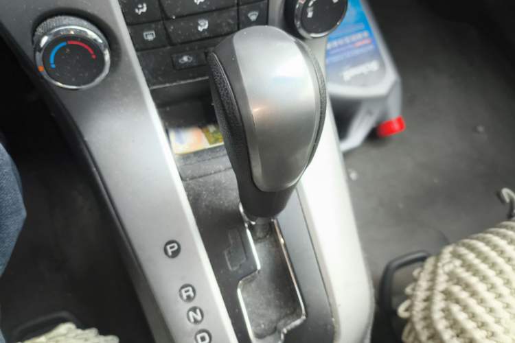 Used Chevrolet Cruze 2012 1.6L SL Grand Edition Automatic Gear Lever