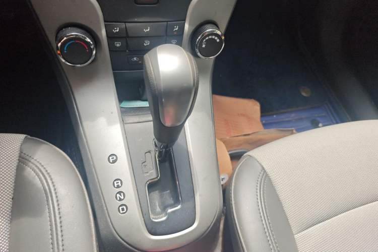 Used Chevrolet Cruze 2012 1.6L SE Automatic Gear Lever