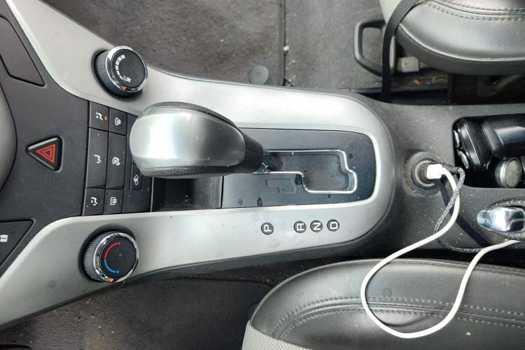 Used Chevrolet Cruze 2012 1.6L SE Automatic Gear Lever