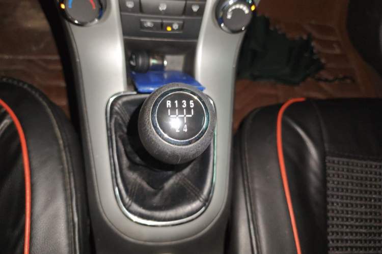 Used Chevrolet Cruze 2012 1.6L SL MT Gear Lever