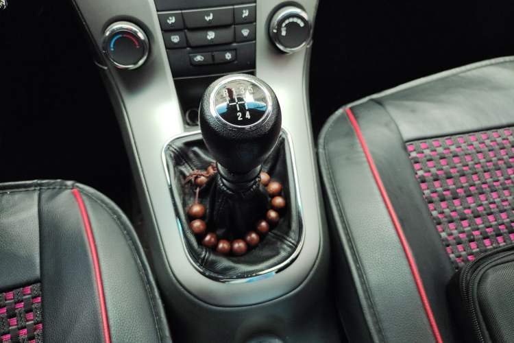 Used Chevrolet Cruze 2012 1.6L SL Grand Edition Manual Transmission Gear Lever