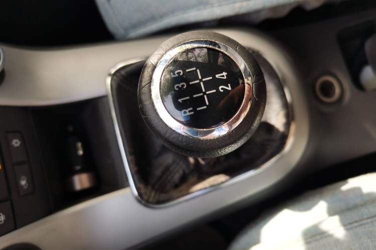 Used Chevrolet Cruze 2012 1.6L SE MT Gear Lever