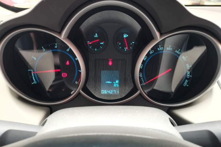 Used Chevrolet Cruze 2012 1.6L SL MT Instrument Cluster